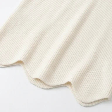 Velluna – Scalloped Hem V-Neck Sweater