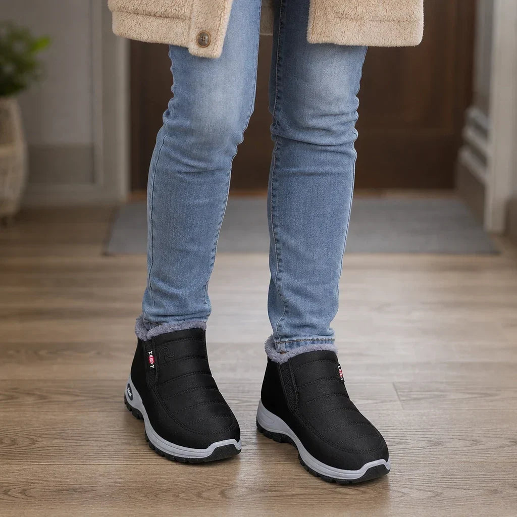 Snowelle – Fleece-Lined Padded Slip-On Ankle Boots