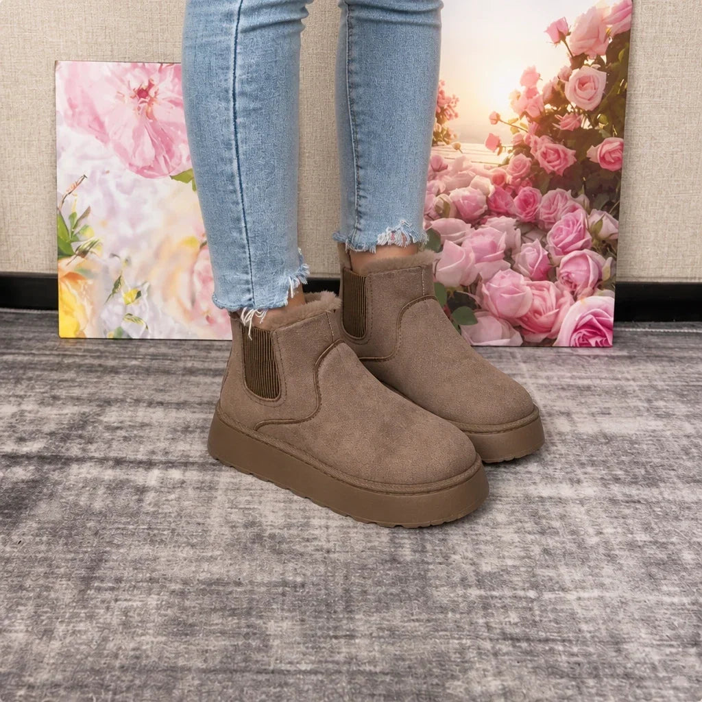 Snowelle – Plush-Lined Slip-On Ankle Boots