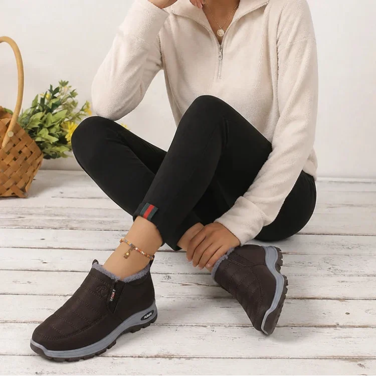 Snowelle – Fleece-Lined Padded Slip-On Ankle Boots