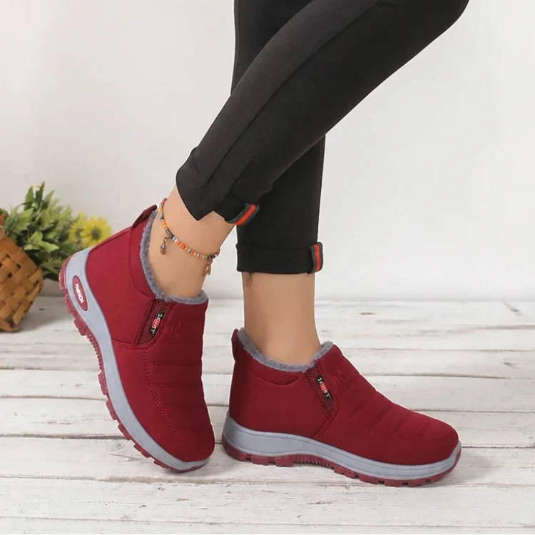 Snowelle – Fleece-Lined Padded Slip-On Ankle Boots